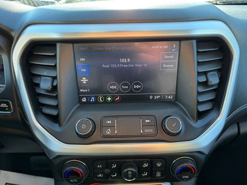 Used 2020 GMC Acadia SLT image 29