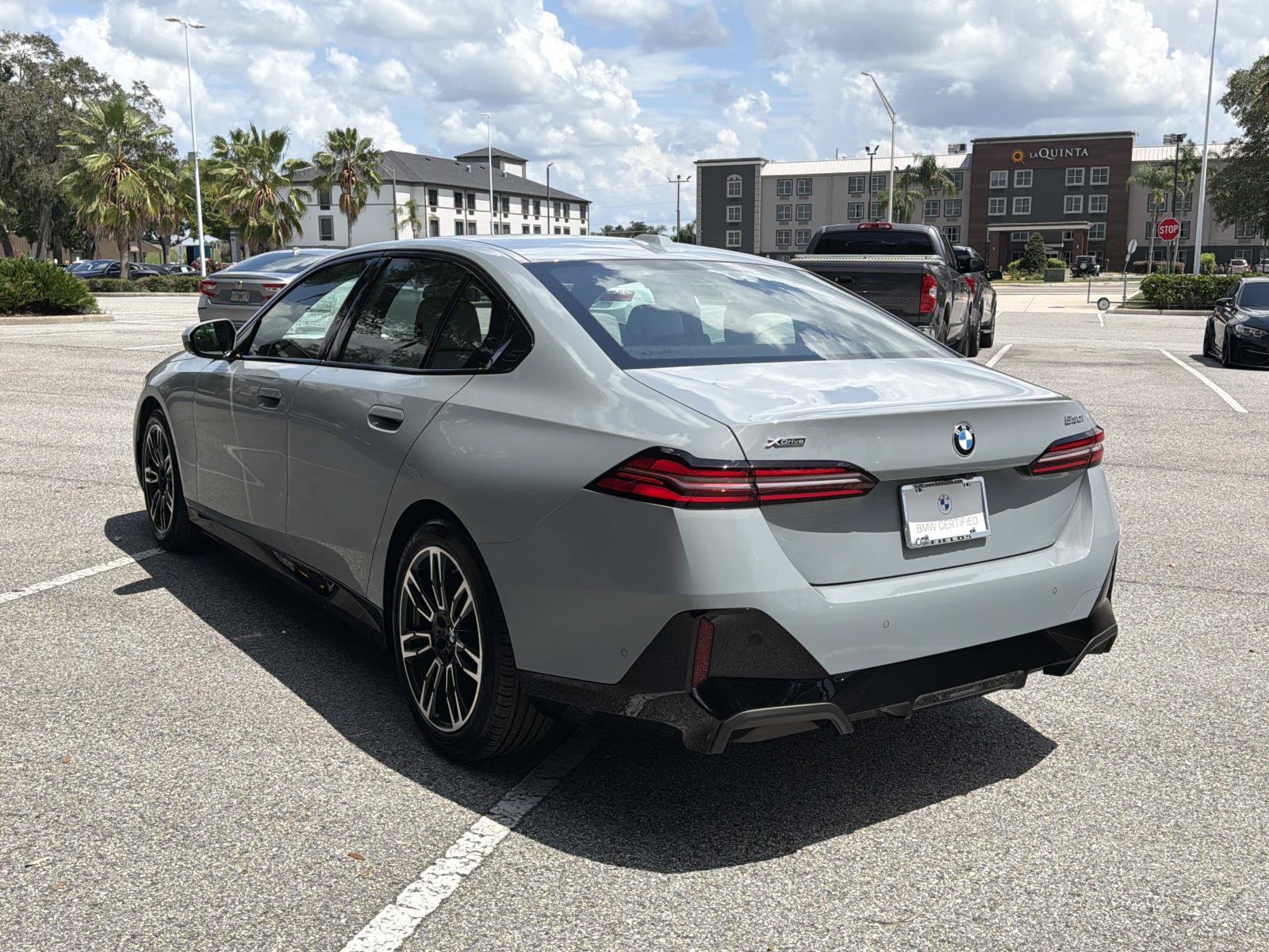 Certified 2026 BMW 530i xDrive w/ M Sport Package AWD/4WD image 6
