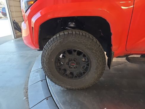 Used 2024 Toyota Tacoma TRD Sport w/ TRD Sport Upgrade Package image 2