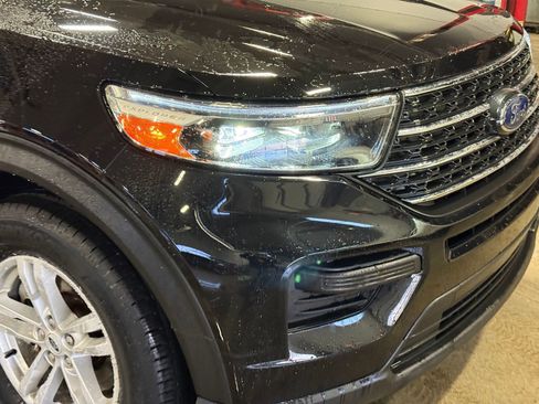 Used 2023 Ford Explorer XLT image 34