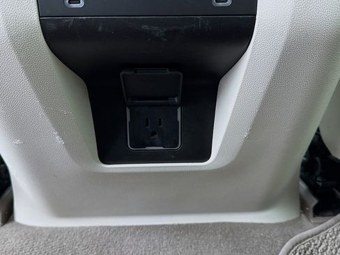 Used 2021 GMC Yukon Denali w/ Denali Premium Package image 17