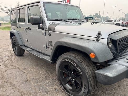 Used 2014 Jeep Wrangler Unlimited Sport w/ Quick Order Package 24S AWD/4WD image 12