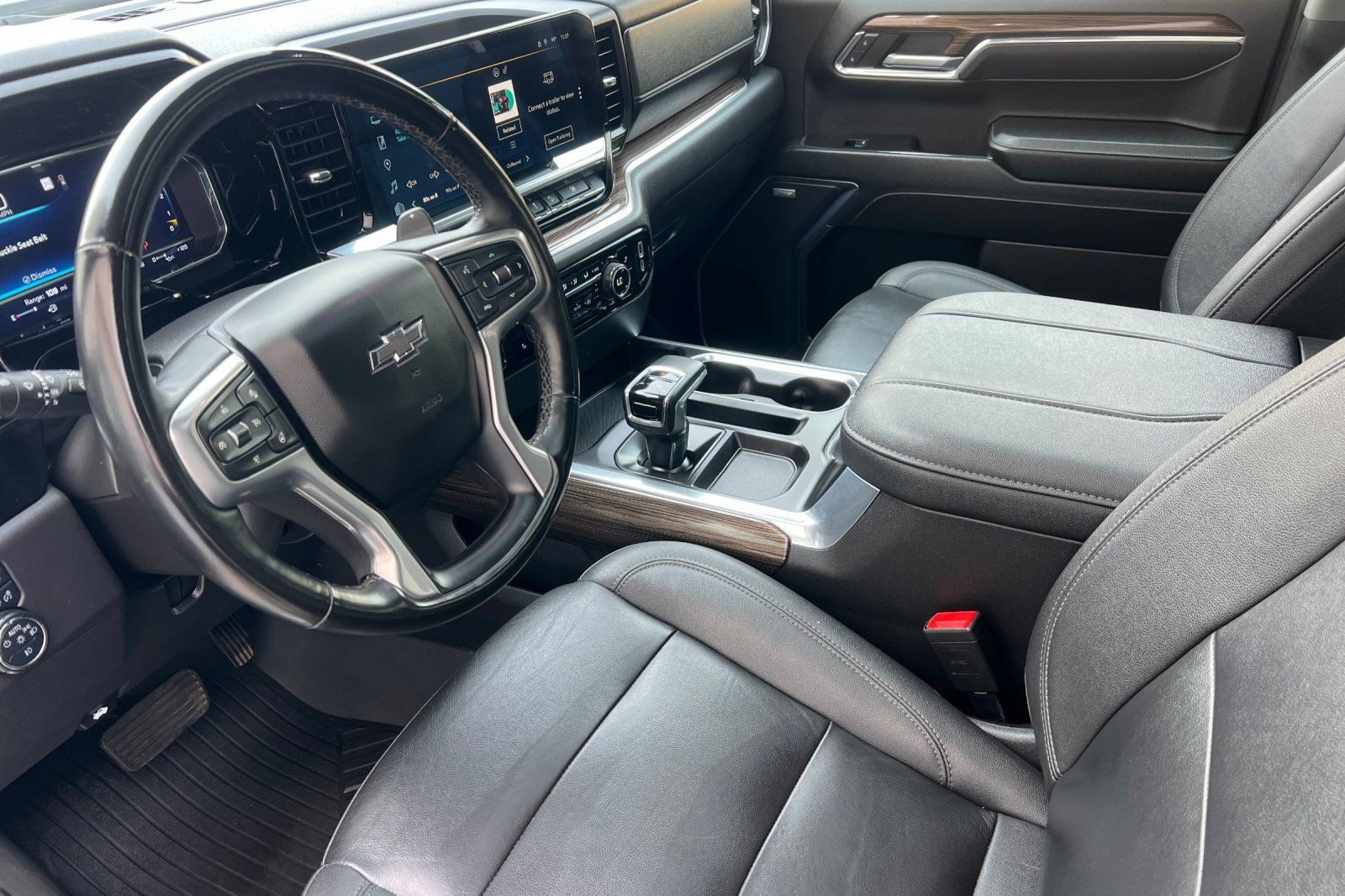 Used 2023 Chevrolet Silverado 1500 LT Trail Boss w/ LT Trail Boss Premium Package AWD/4WD image 7