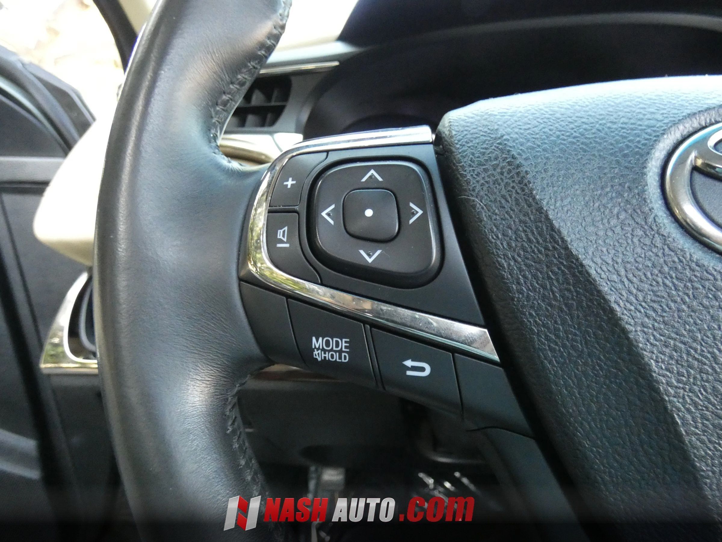 Used 2013 Toyota Avalon Limited FWD image 64