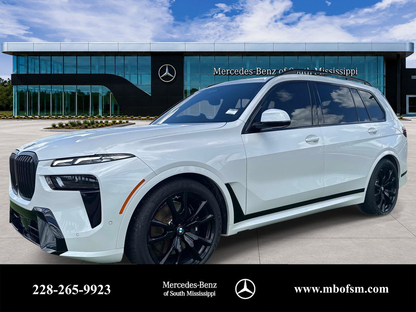 Used 2026 BMW X7 xDrive40i w/ M Sport Package AWD/4WD image 1