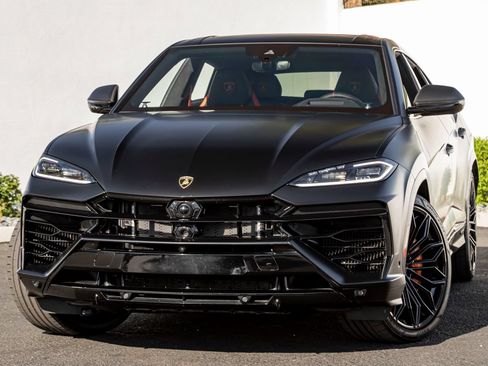 Used 2025 Lamborghini Urus SE AWD/4WD image 1
