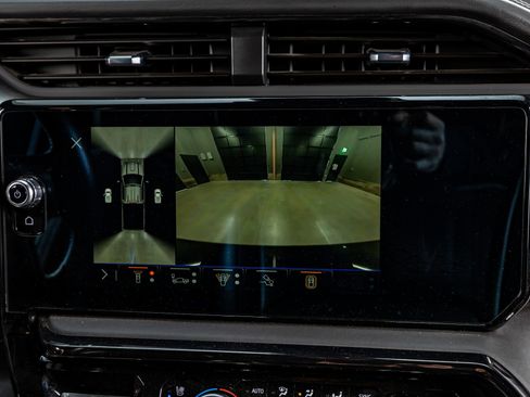 Used 2024 GMC Sierra 2500 AT4X image 26