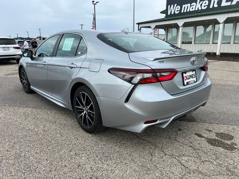 Used 2024 Toyota Camry SE FWD image 7