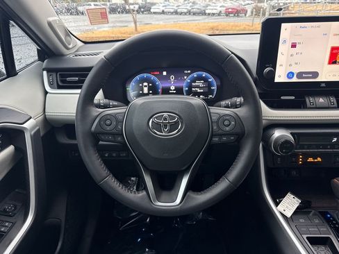 Used 2024 Toyota RAV4 Limited image 18