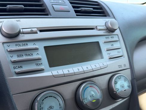 Used 2007 Toyota Camry LE FWD image 12