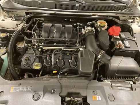 Used 2013 Ford Taurus SEL image 28