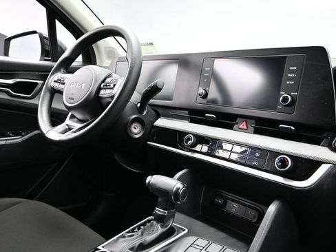 Used 2025 Kia Sportage LX FWD image 15
