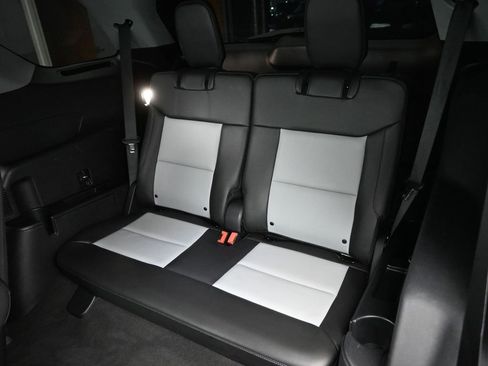 Used 2022 Ford Explorer XLT w/ Equipment Group 202A image 25