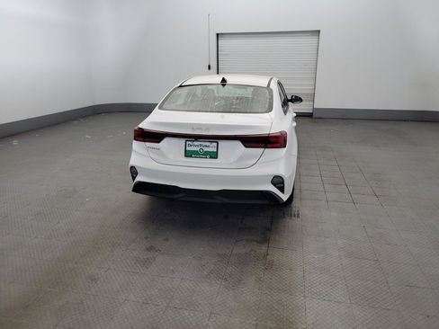 Used 2023 Kia Forte LXS w/ LXS Technology Package FWD image 7