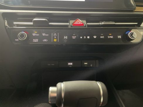 New 2026 Kia Niro EX image 28