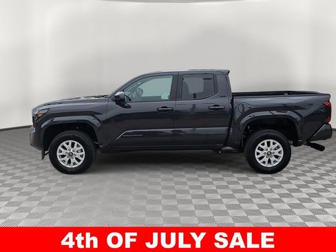 Used 2025 Toyota Tacoma SR5 AWD/4WD image 6