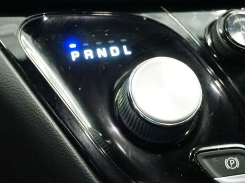 Certified 2020 Chrysler Pacifica Touring-L w/ Advanced Safetytec Group image 30