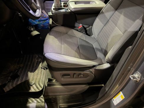 Used 2022 Chevrolet Silverado 1500 Custom image 10