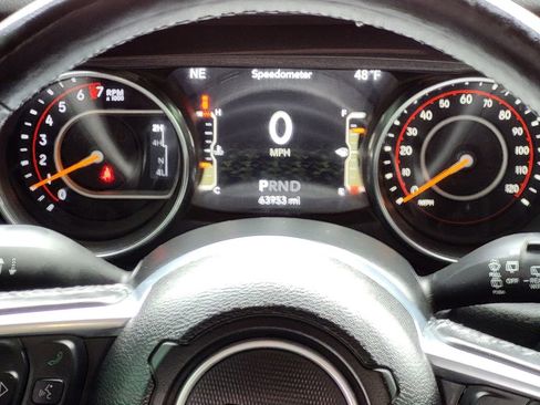 Used 2020 Jeep Wrangler Unlimited Sahara AWD/4WD image 7