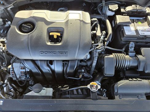 Certified 2022 Kia Forte LXS image 30