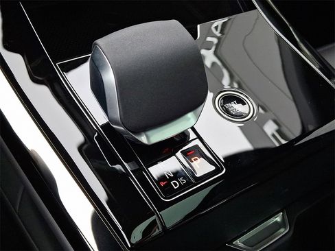 New 2025 Land Rover Range Rover Sport Dynamic SE image 12