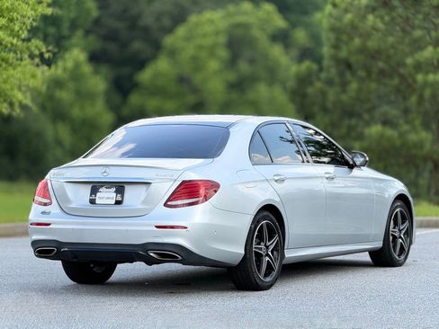 Used 2019 Mercedes-Benz E 300 4MATIC image 11
