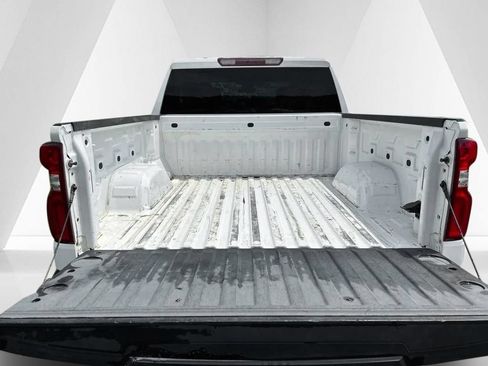 Used 2022 Chevrolet Silverado 1500 RST AWD/4WD image 9