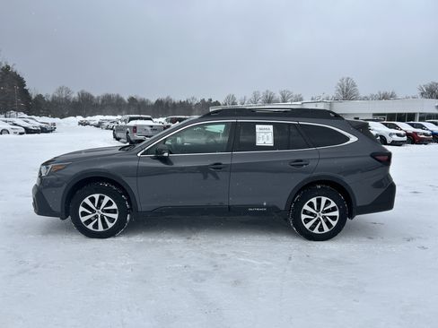 Used 2021 Subaru Outback Premium image 7