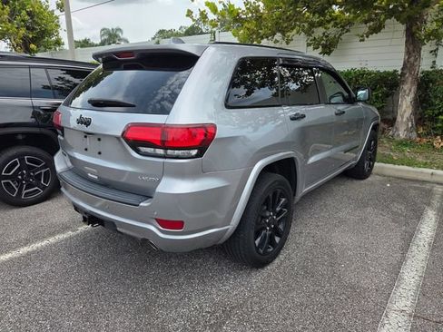 Certified 2021 Jeep Grand Cherokee Laredo X AWD/4WD image 8