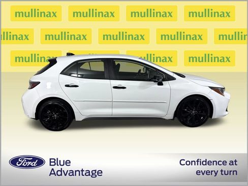 Used 2020 Toyota Corolla SE FWD image 2