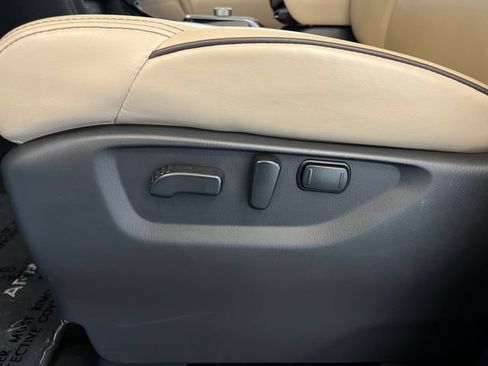 Used 2021 Nissan Armada SV w/ SV Appearance Package RWD image 30