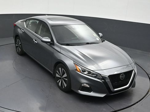 Used 2022 Nissan Altima 2.5 SV w/ SV Premium Package FWD image 21