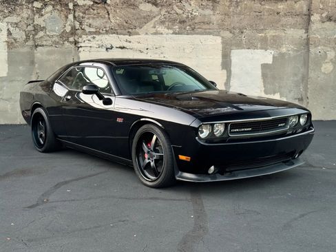 Used 2013 Dodge Challenger SRT8 w/ Harman Kardon Audio Group image 2