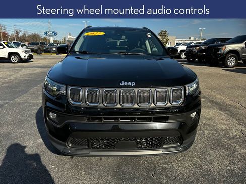 Used 2022 Jeep Compass Latitude image 10
