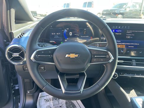 New 2026 Chevrolet Equinox EV LT AWD/4WD image 19