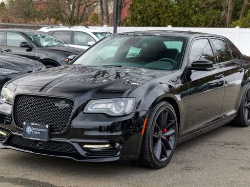 Used 2023 Chrysler 300 C image 3