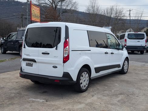 Used 2022 Ford Transit Connect XLT image 5