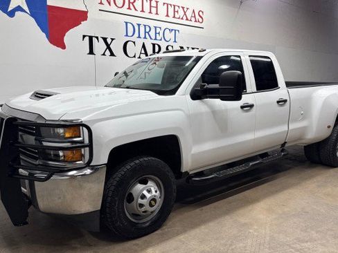 Used 2018 Chevrolet Silverado 3500 W/T AWD/4WD image 12