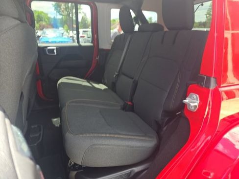 Certified 2025 Jeep Wrangler Unlimited Sahara AWD/4WD image 26