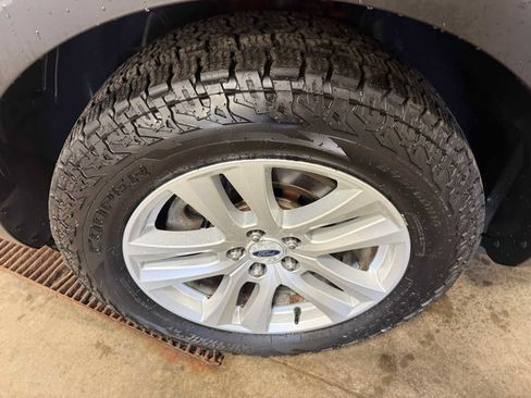 Used 2019 Ford Explorer XLT w/ Equipment Group 201A AWD/4WD image 7