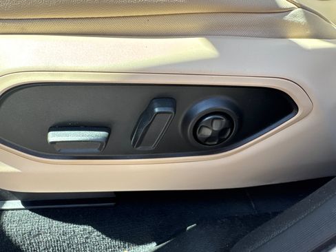 Used 2024 Jeep Grand Cherokee L Limited w/ Luxury Tech Group II image 11