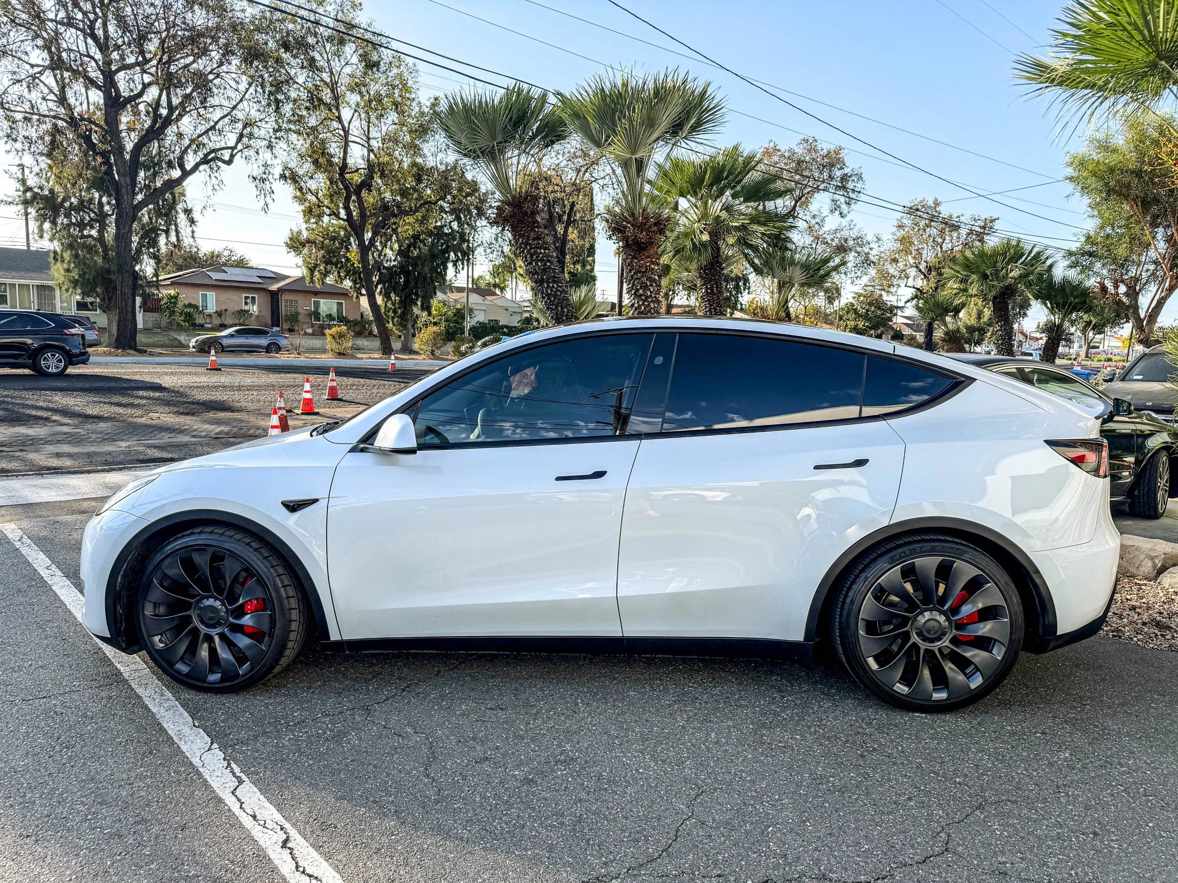Used 2023 Tesla Model Y Performance AWD/4WD image 13