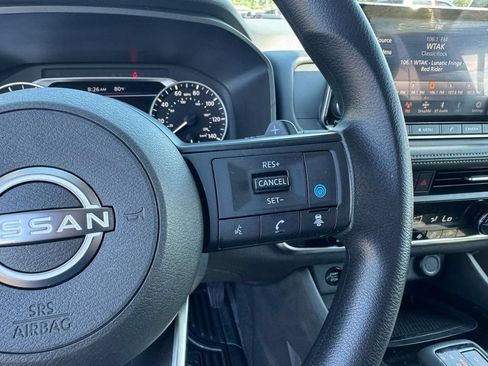 Used 2024 Nissan Rogue SV FWD image 24