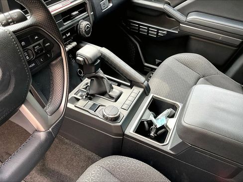 Used 2026 Toyota 4Runner SR5 RWD image 17