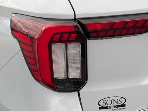 New 2026 Ford Explorer Active w/ Active Comfort Package image 12