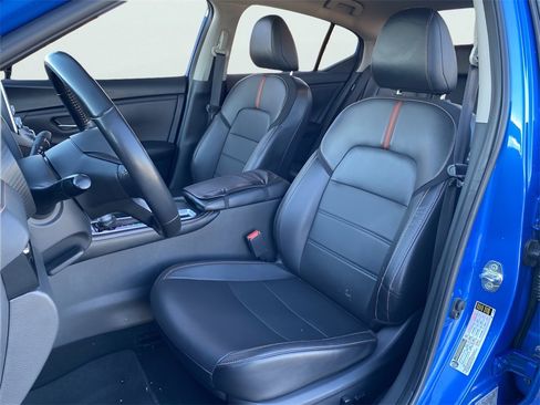 Used 2023 Nissan Sentra SR w/ SR Premium Package image 13