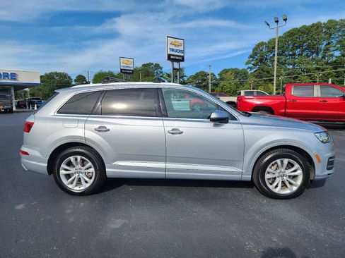 Used 2018 Audi Q7 3.0T Premium Plus w/ Premium Plus Package image 2