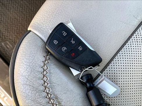 Used 2021 GMC Yukon Denali w/ Denali Premium Package image 11