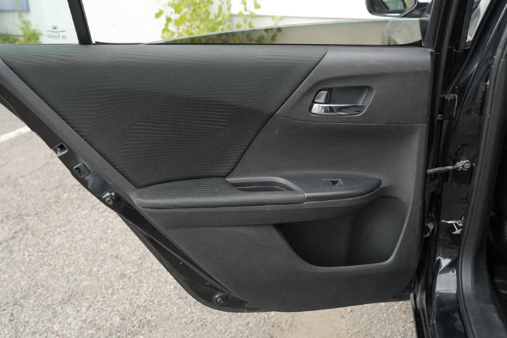 Used 2015 Honda Accord LX image 23