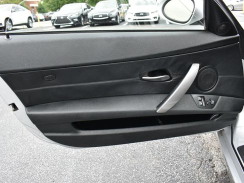 Used 2006 BMW Z4 3.0i image 37